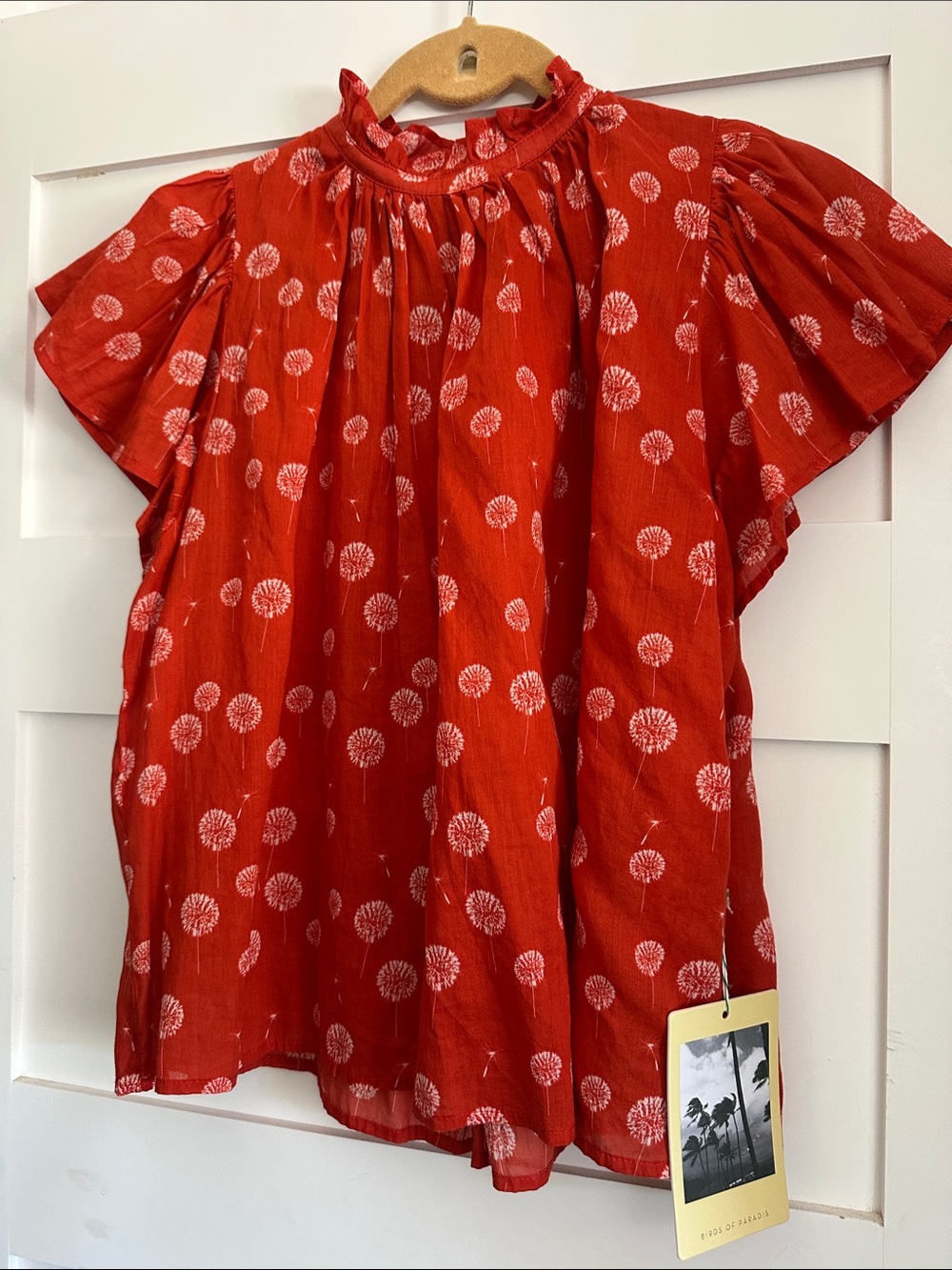 NWT Women’s TROVATA Red Flutter Sleeve Top with White Floral print